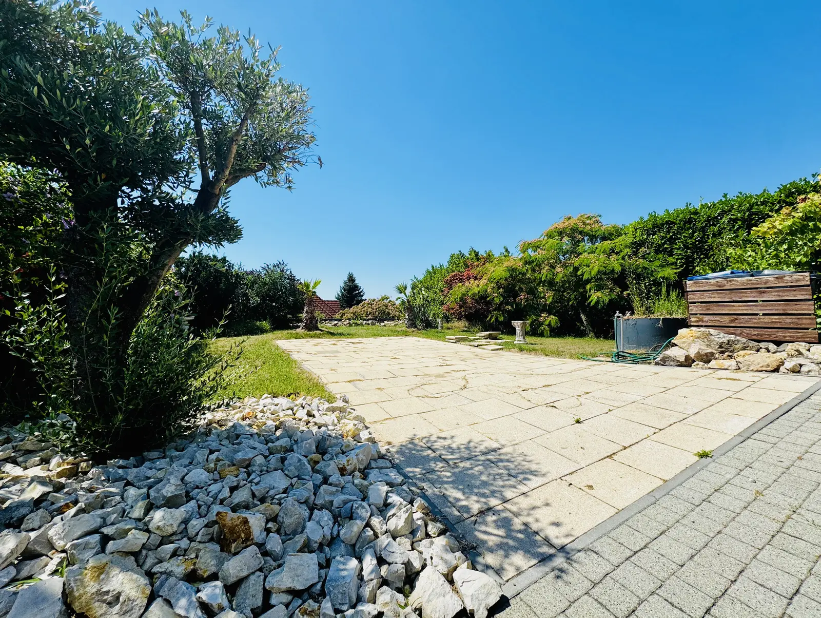 Balatonra táruló, páratlan látványvilág – luxusrezidencia eladó Vonyarcvashegyen