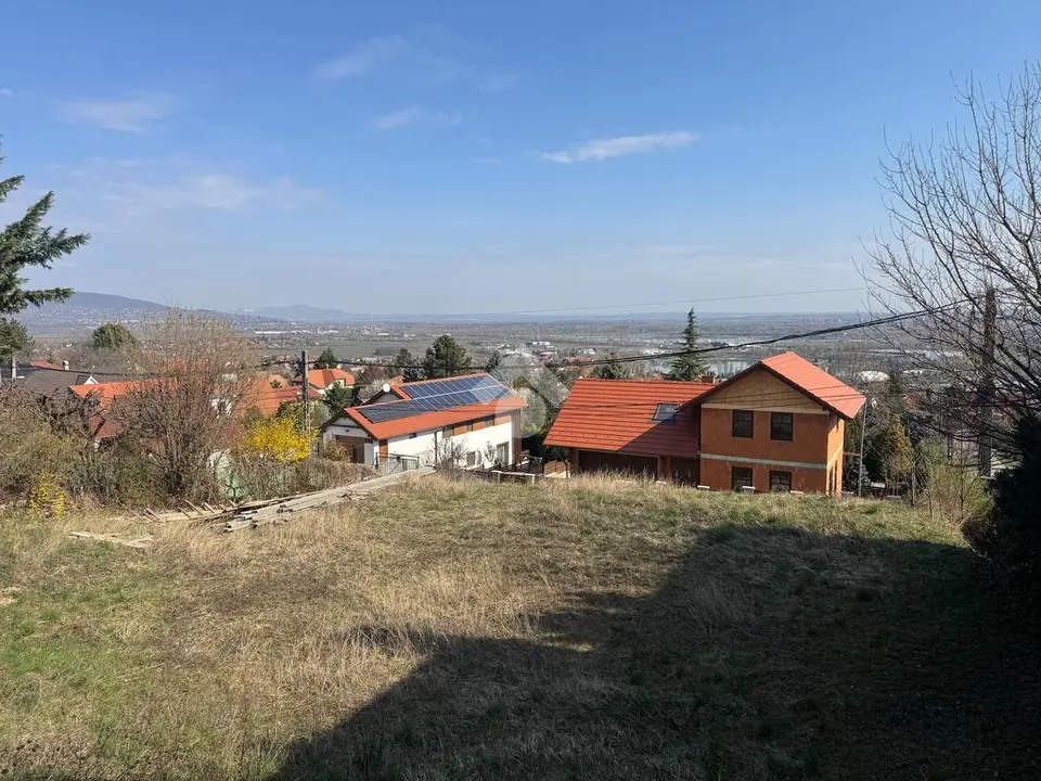 Lakóövezeti telek eladó – Budakalász
