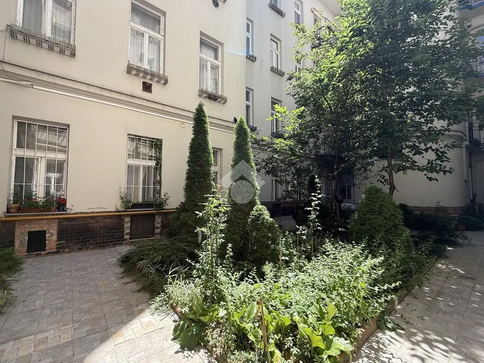 Lakás eladó – Budapest